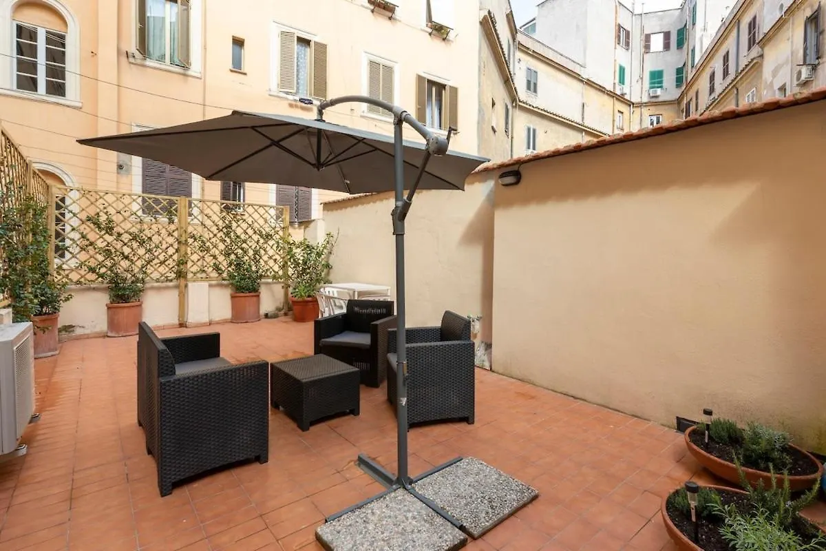 San Pietro Terrace Apartment روما